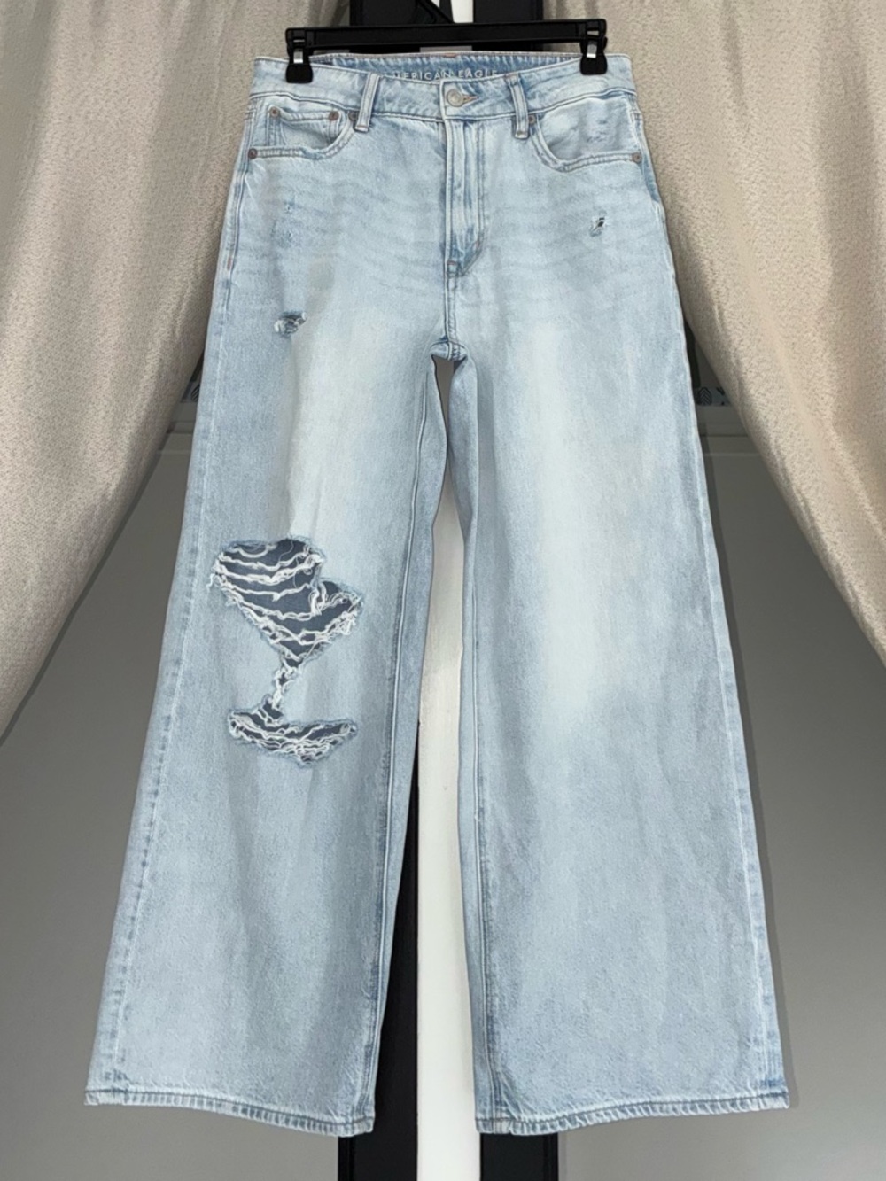 AE - Baggy Wide-Leg Ankle Jeans - Picture 2 of 9